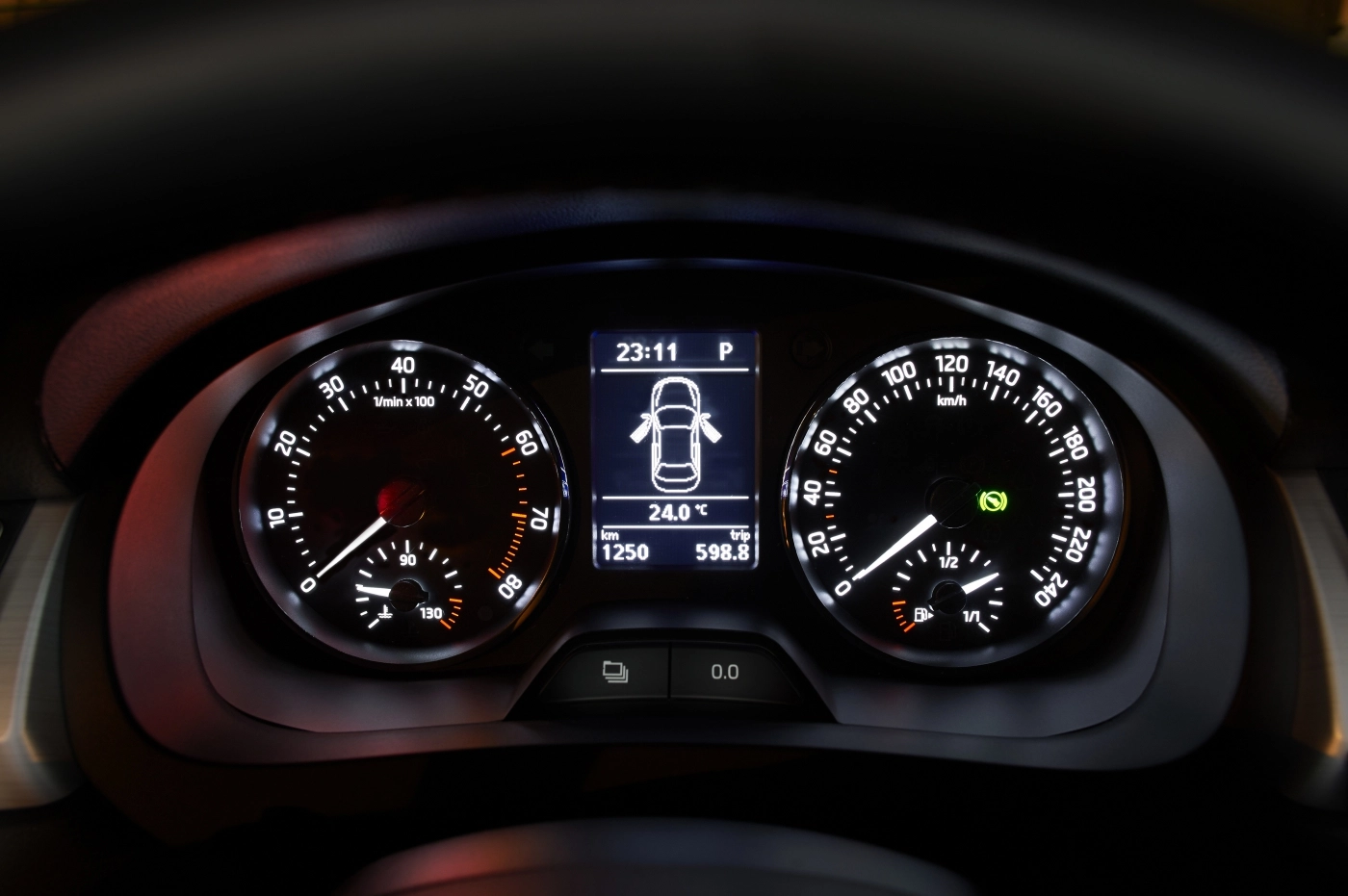 Display system (dashboard, head-up display)